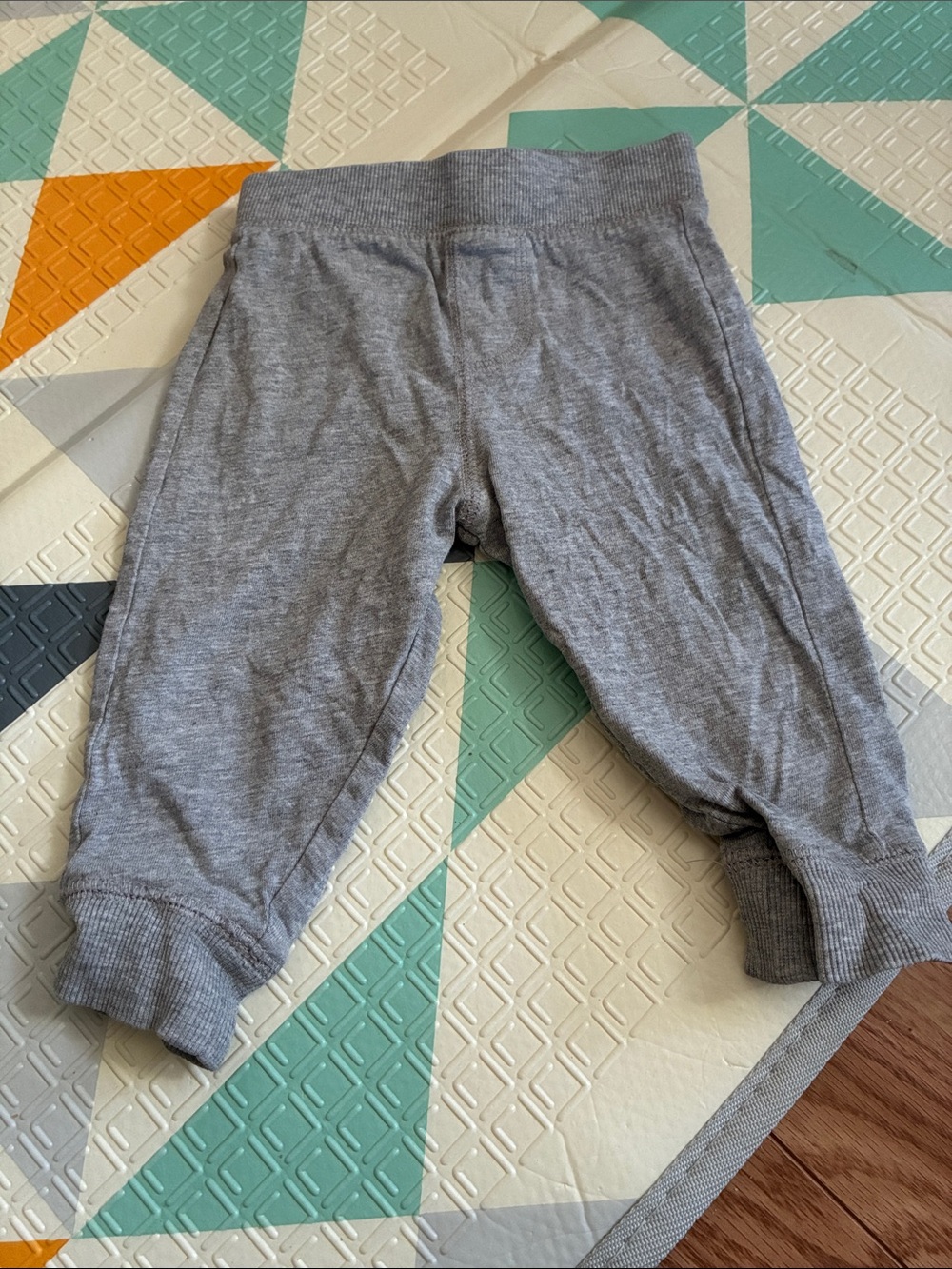 20/25$ 🧸 Kids Gray Jogger Sweatpants - Comfortable Everyday Bottoms